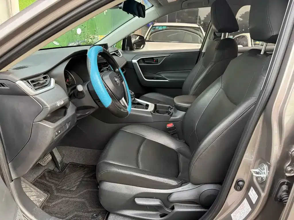 Toyota RAV4 2025 из CN, фото 8