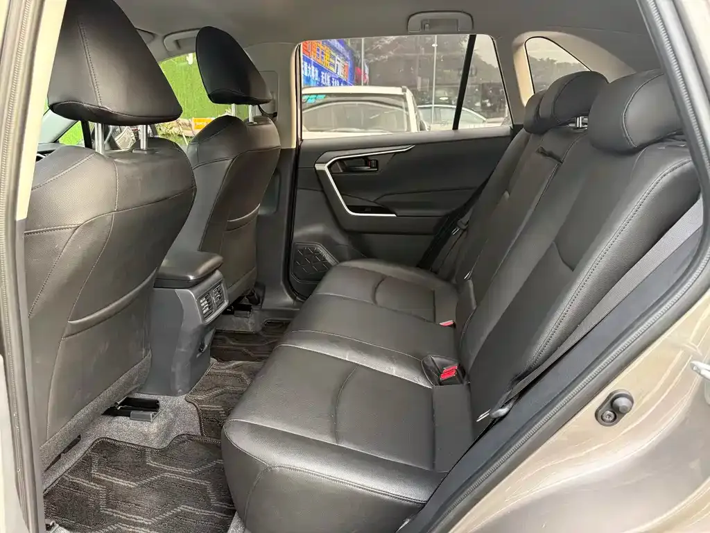 Toyota RAV4 2025 из CN, фото 9