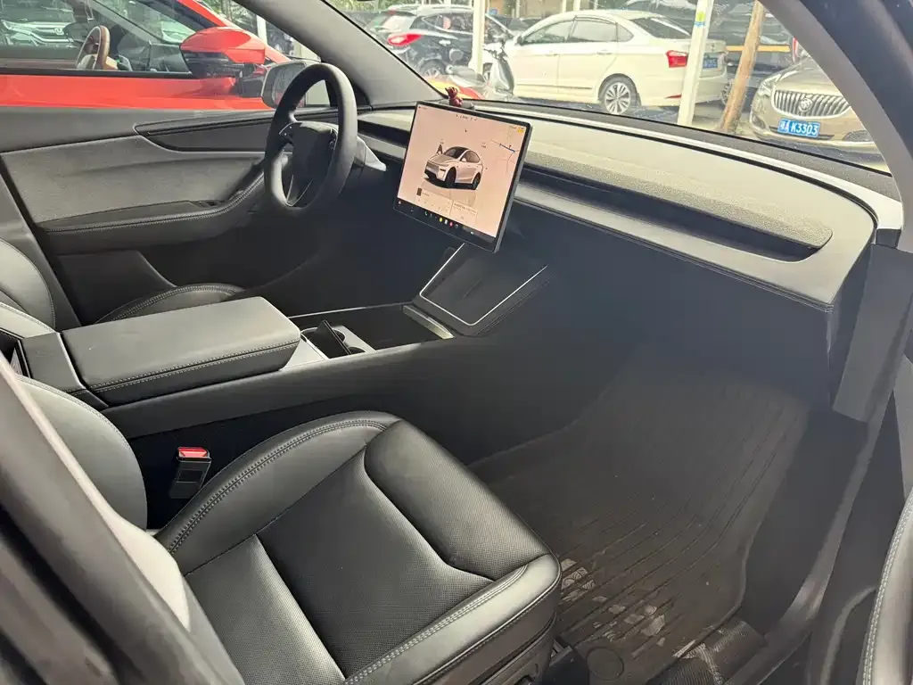 Tesla Model Y 2025 из CN, фото 4