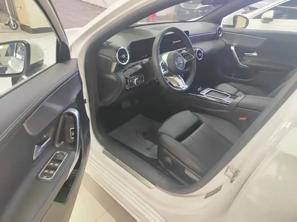 Mercedes-Benz A-Class 2023 из CN, фото 7