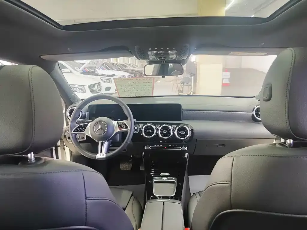 Mercedes-Benz A-Class 2023 из CN, фото 9