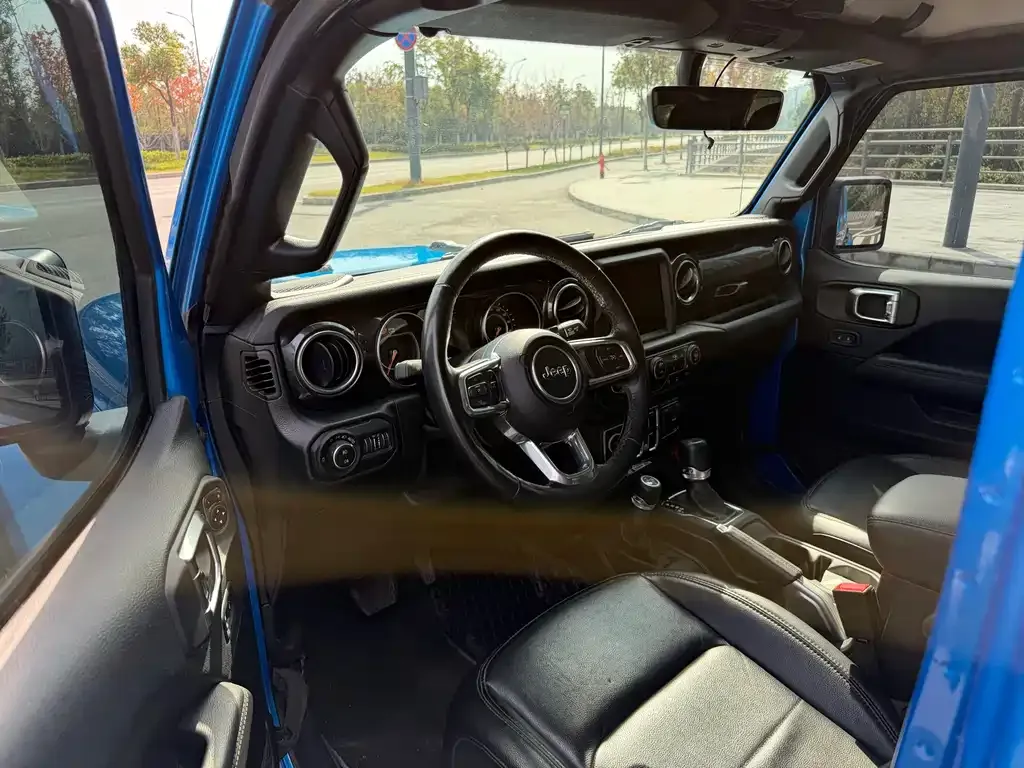 Jeep Wrangler 2023 из CN, фото 4