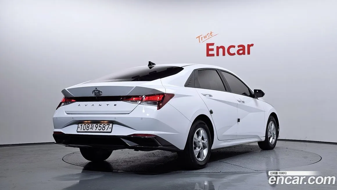 Hyundai AVANTE — фото 2