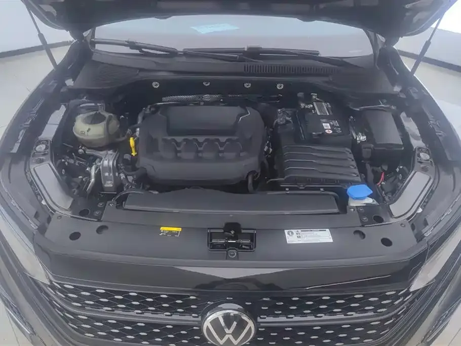 Volkswagen Passat 2023 из CN, фото 10