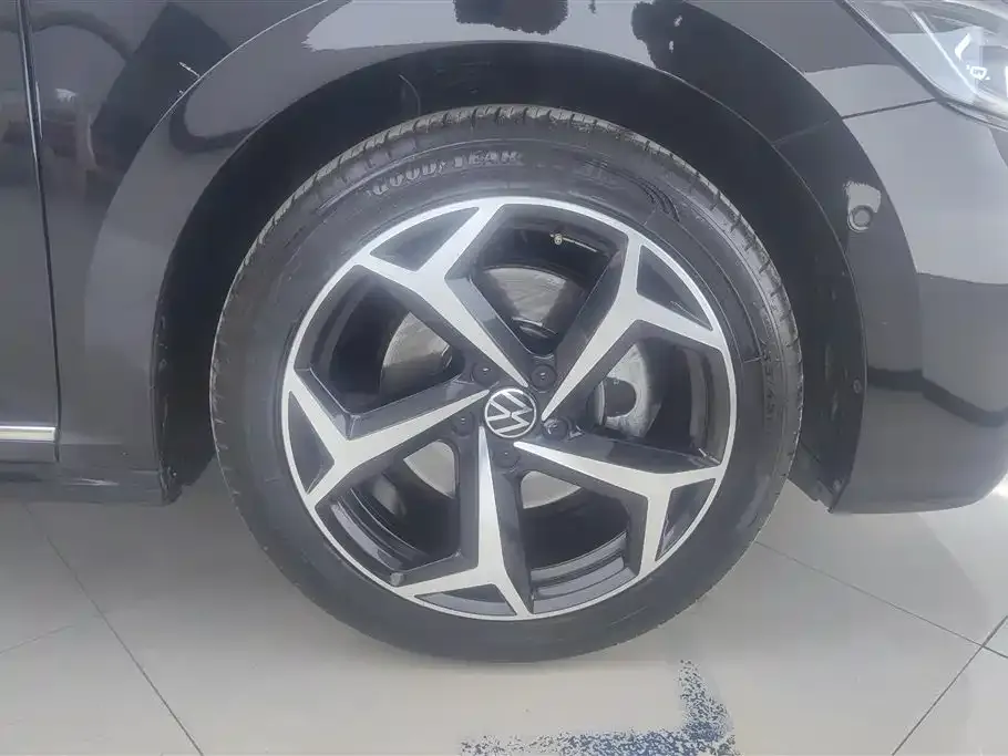 Volkswagen Passat 2023 из CN, фото 6