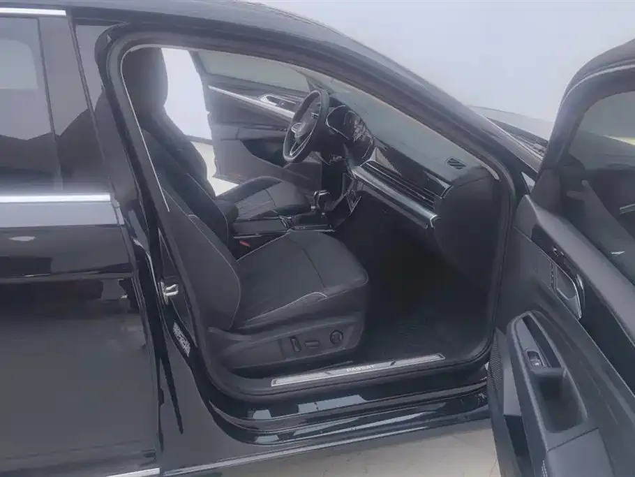 Volkswagen Passat 2023 из CN, фото 8