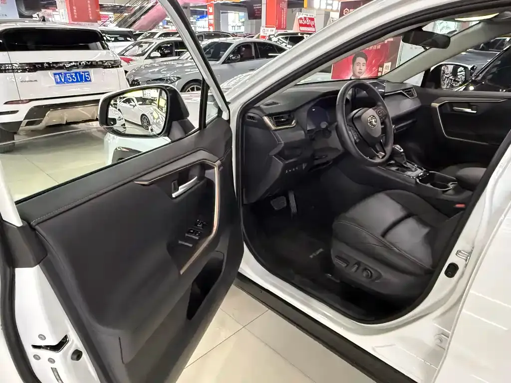 Toyota Wildlander 2024 из CN, фото 7