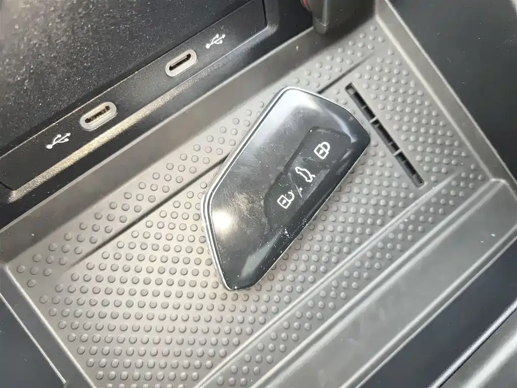Volkswagen Tavendor 2024 из CN, фото 9