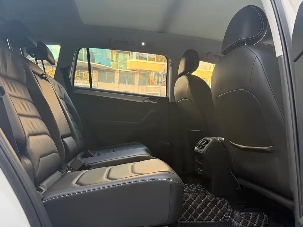Volkswagen Tiguan L 2021 из CN, фото 7