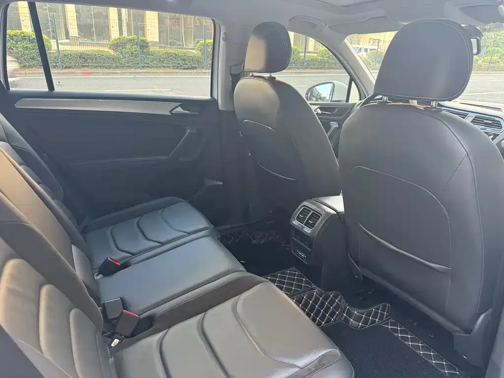 Volkswagen Tiguan L 2021 из CN, фото 8