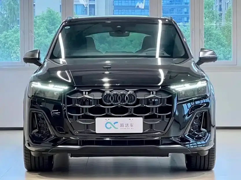 Audi SQ7 2025 из CN, фото 3