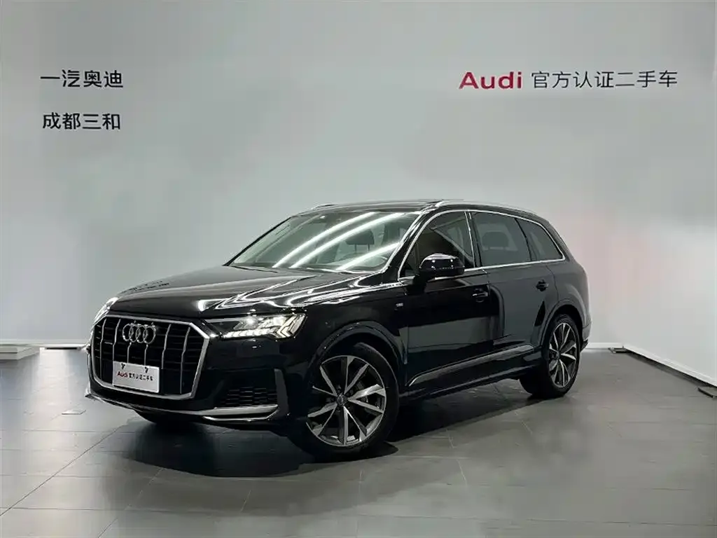 Audi Q7 — фото 1