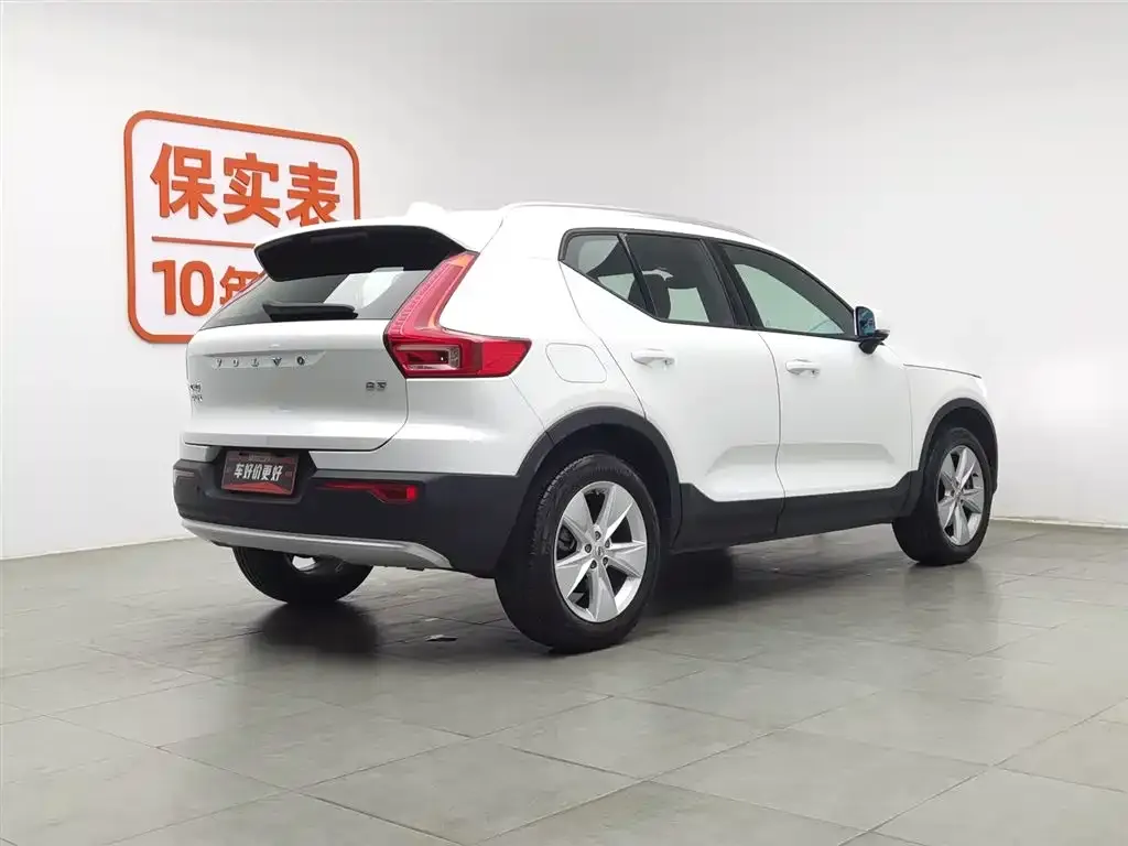 Volvo XC40 — фото 2