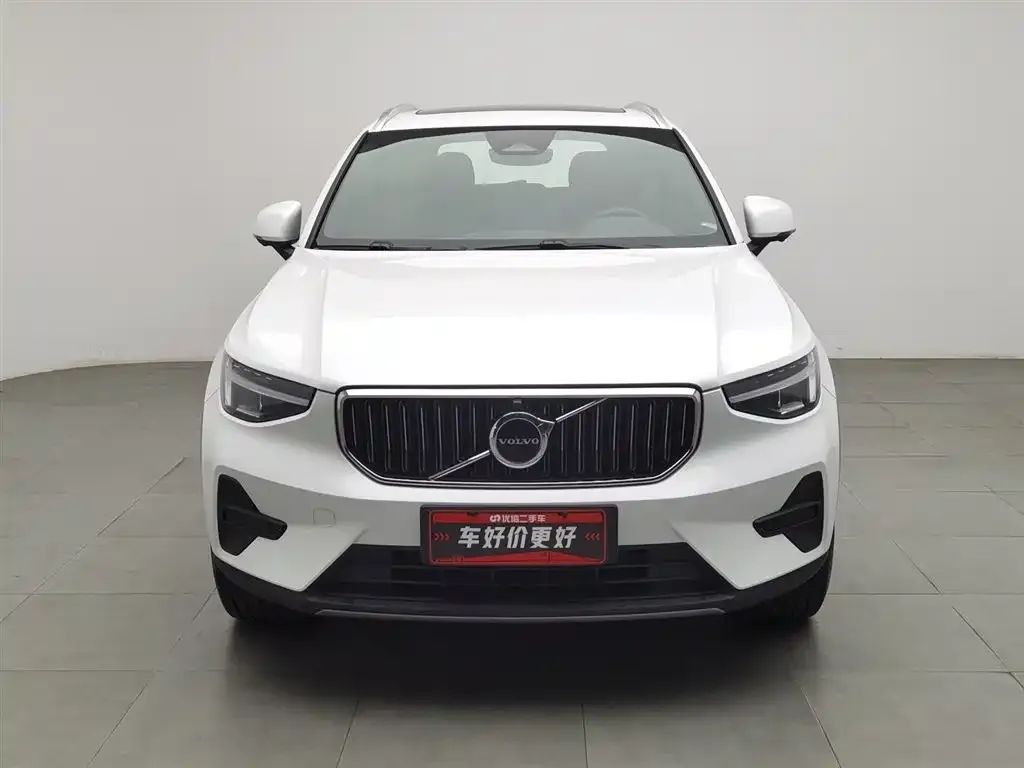 Volvo XC40 — фото 3