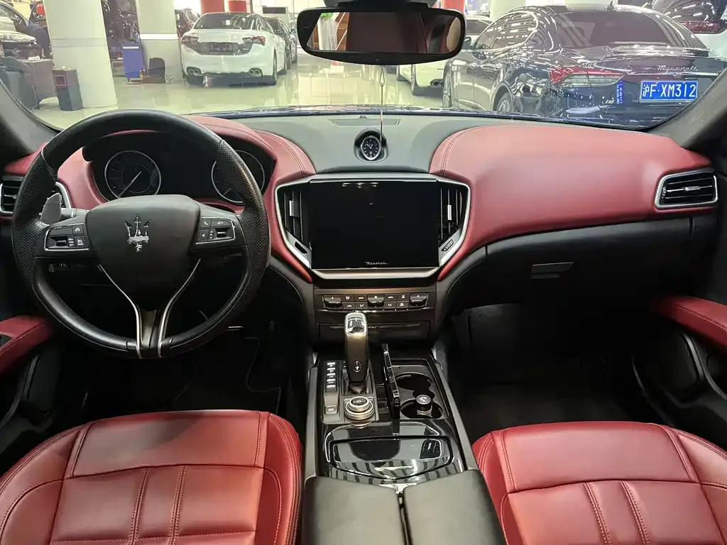 Maserati Ghibli — фото 10