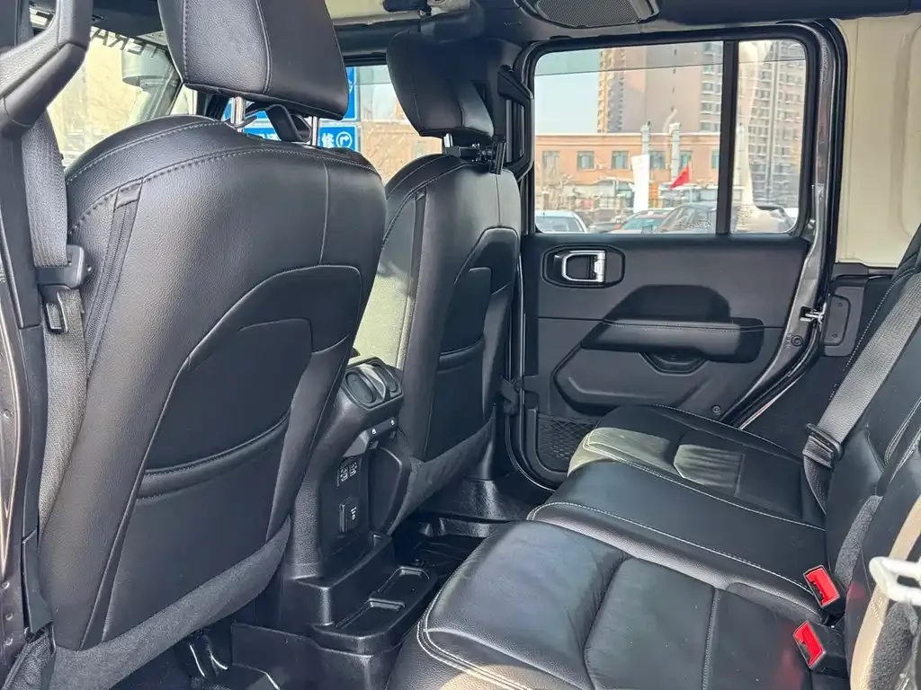 Jeep Wrangler 2021 из CN, фото 5