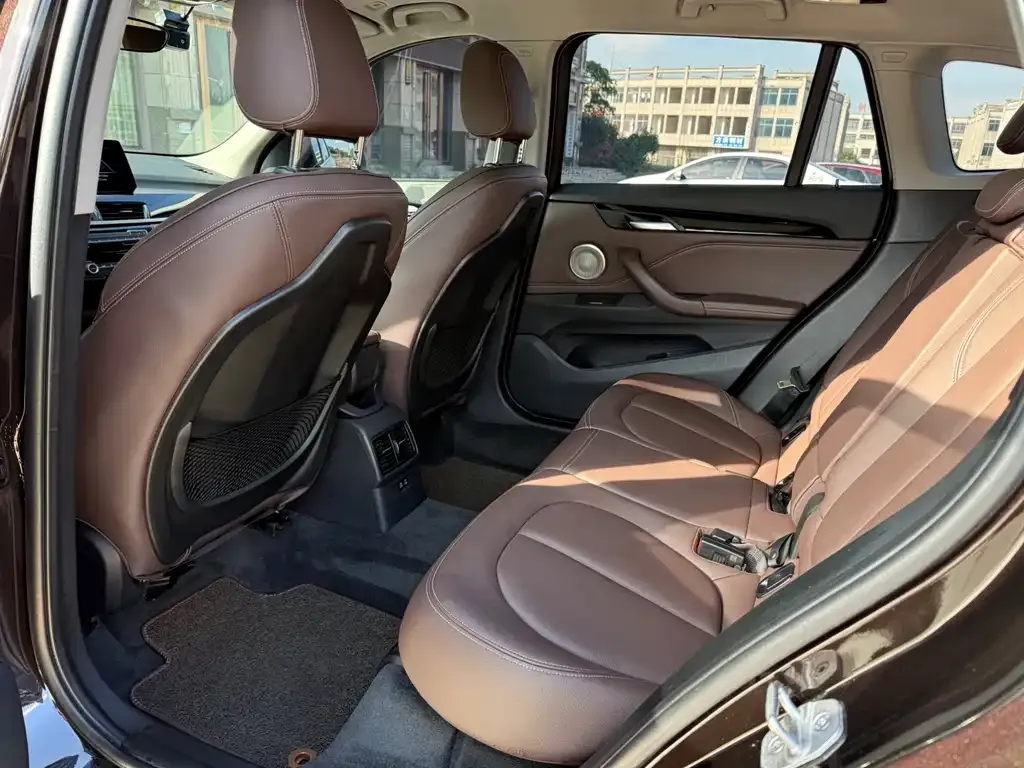 BMW X1 2021 из CN, фото 8