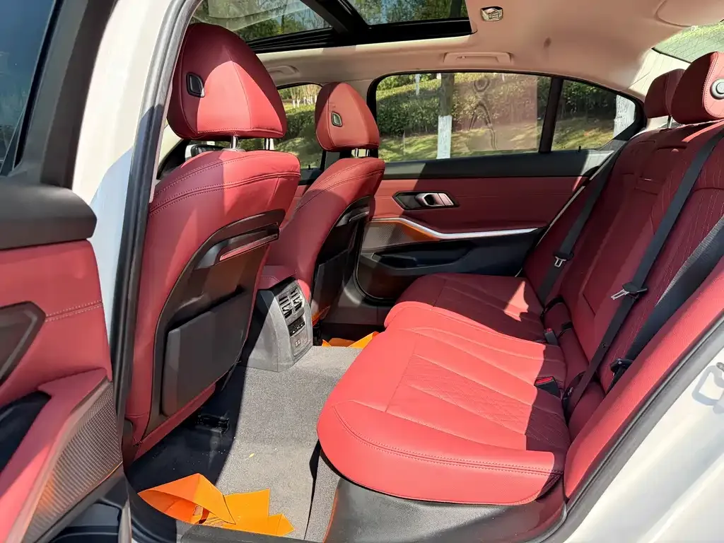 BMW 3 Series 2022 из CN, фото 7