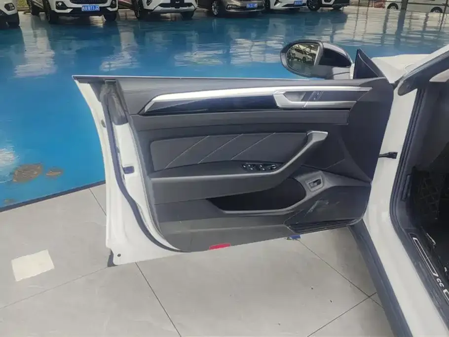Volkswagen CC 2022 из CN, фото 7