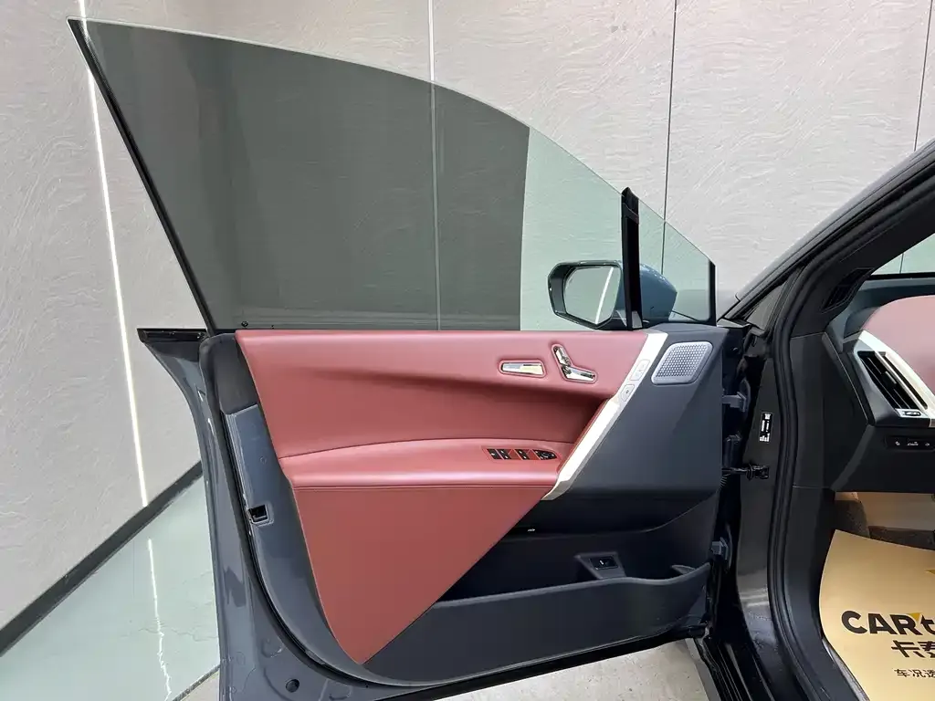 BMW iX M60 2023 из CN, фото 3