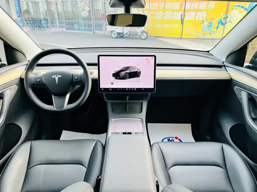 Tesla Model Y — фото 7