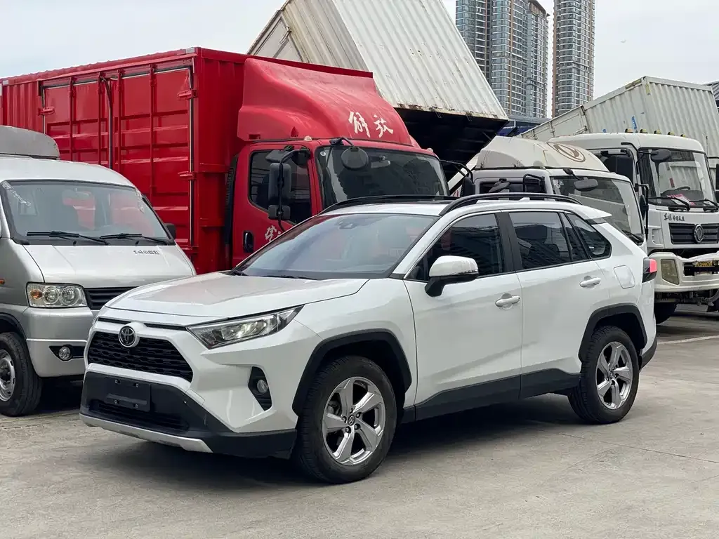 Toyota RAV4 2021 из CN, фото 1