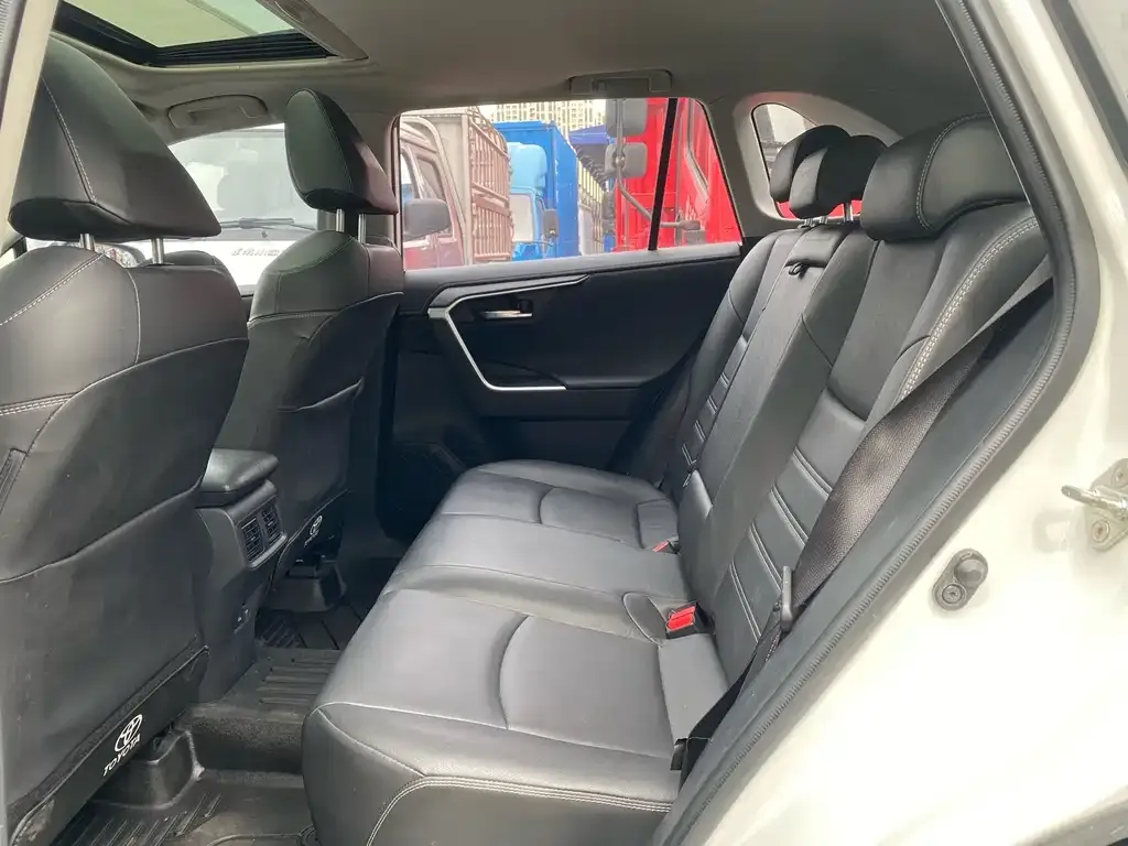 Toyota RAV4 2021 из CN, фото 7