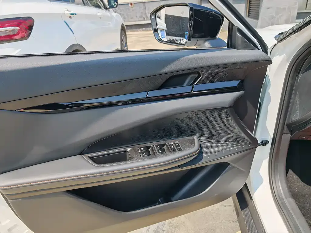 Changan UNI-V 2024 из CN, фото 7