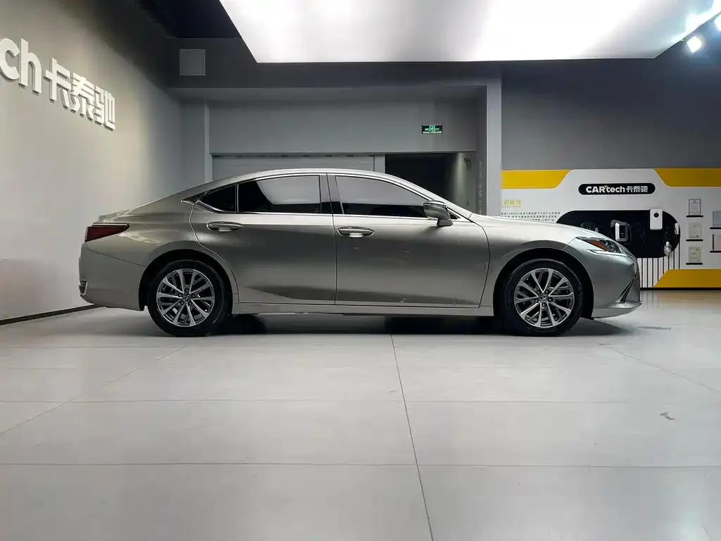 Lexus ES 2022 из CN, фото 4