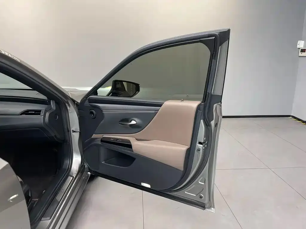 Lexus ES 2022 из CN, фото 9