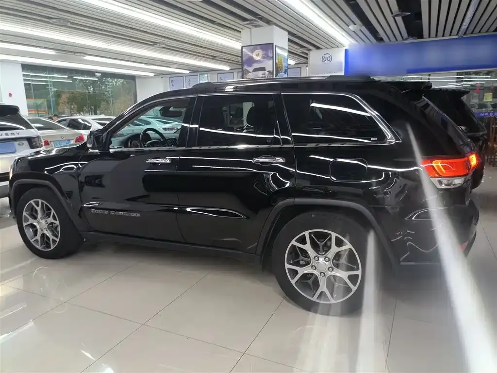 Jeep Grand Cherokee (Import) — фото 5