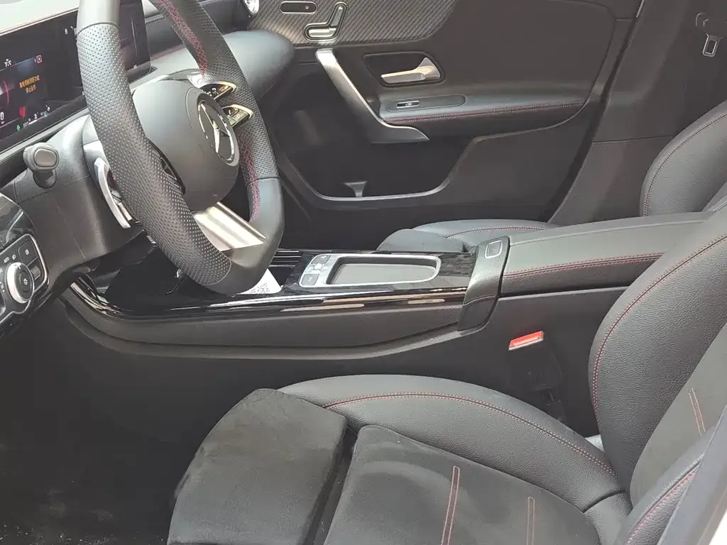 Mercedes-Benz A-Class 2024 из CN, фото 4