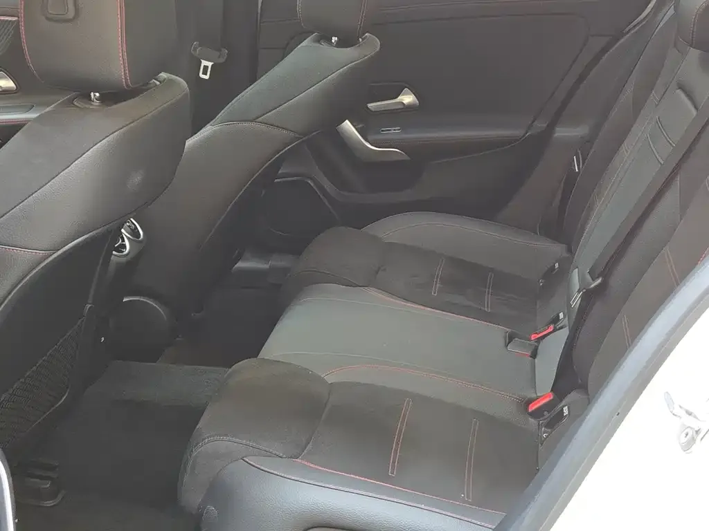 Mercedes-Benz A-Class 2024 из CN, фото 7
