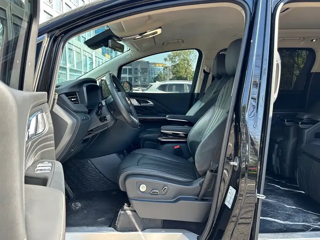 Hongqi HQ9 2022 из CN, фото 10
