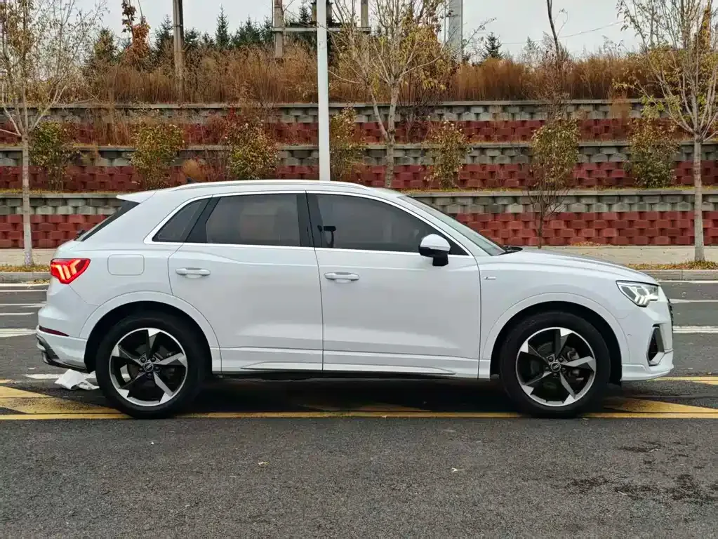 Audi Q3 2021 из CN, фото 4