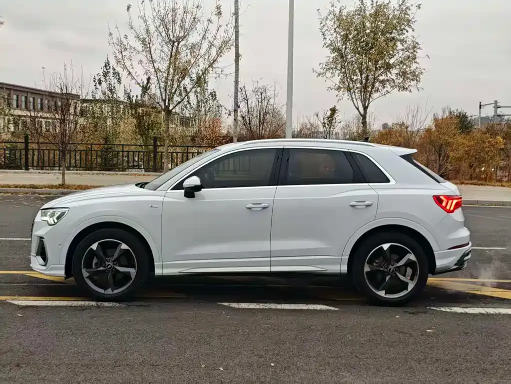 Audi Q3 2021 из CN, фото 7
