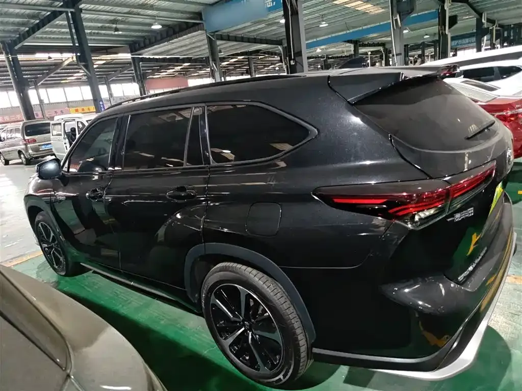 Toyota Crown Kluger 2024 из CN, фото 5