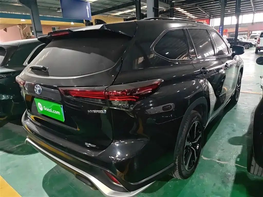 Toyota Crown Kluger 2024 из CN, фото 7