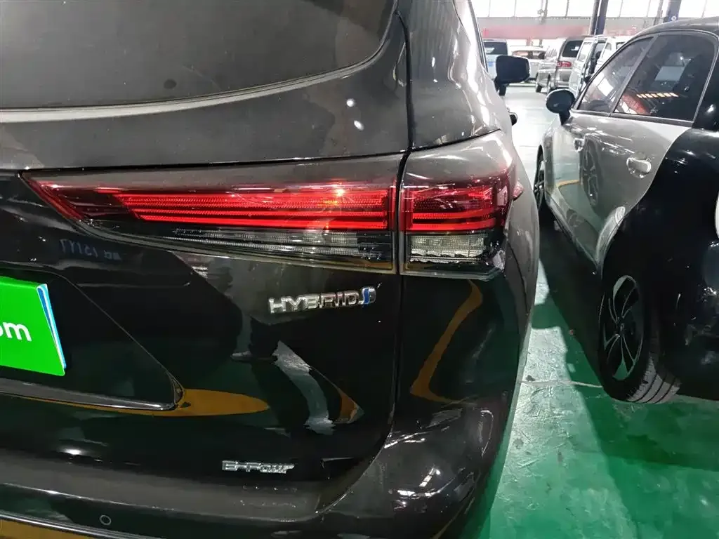 Toyota Crown Kluger 2024 из CN, фото 8