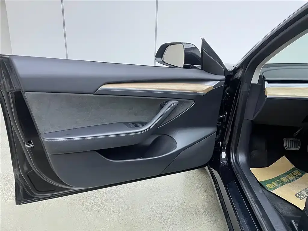 Tesla Model 3 2023 из CN, фото 10