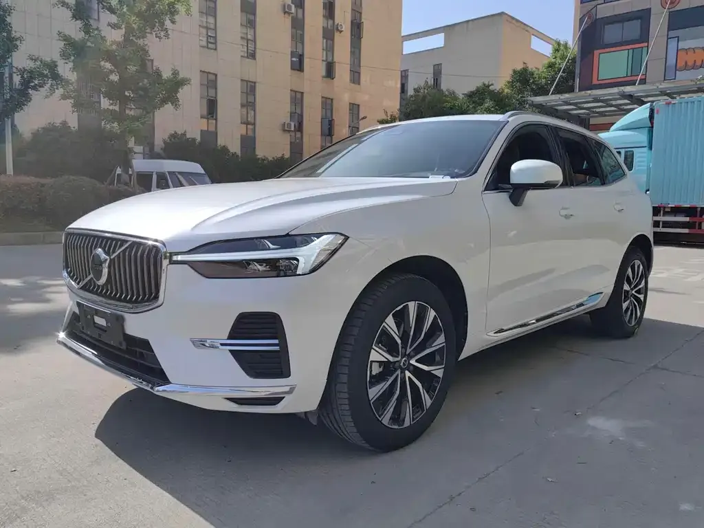 Volvo XC60 2022 из CN, фото 1