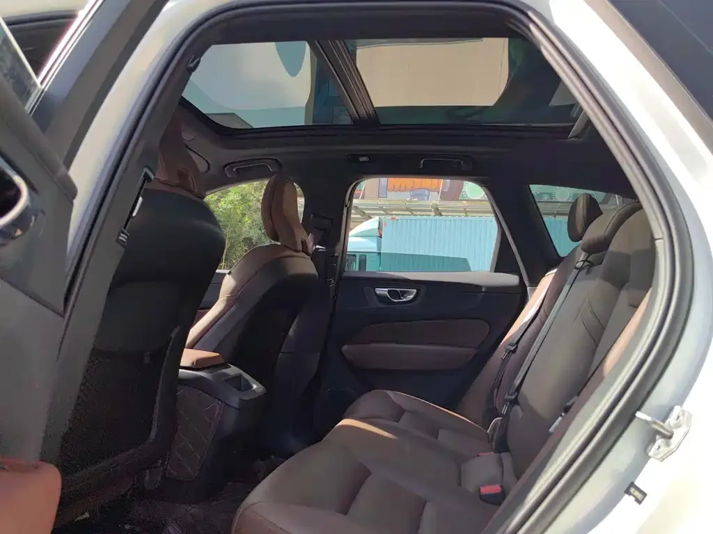 Volvo XC60 2022 из CN, фото 10