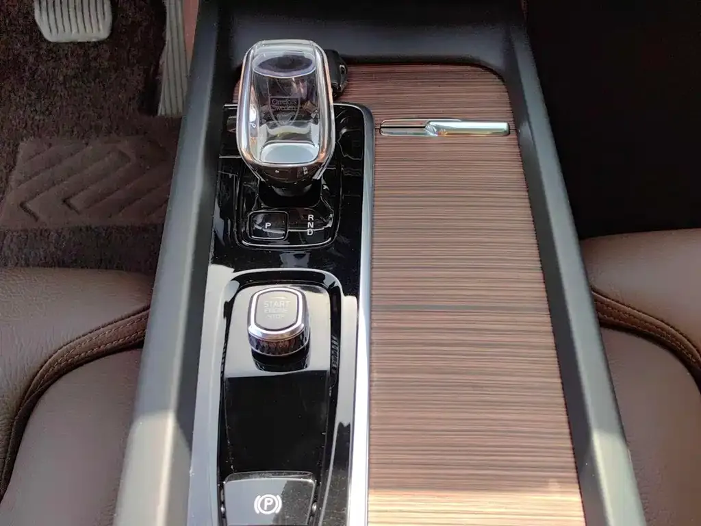 Volvo XC60 2022 из CN, фото 9