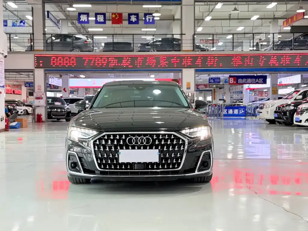 Audi A8 — фото 2