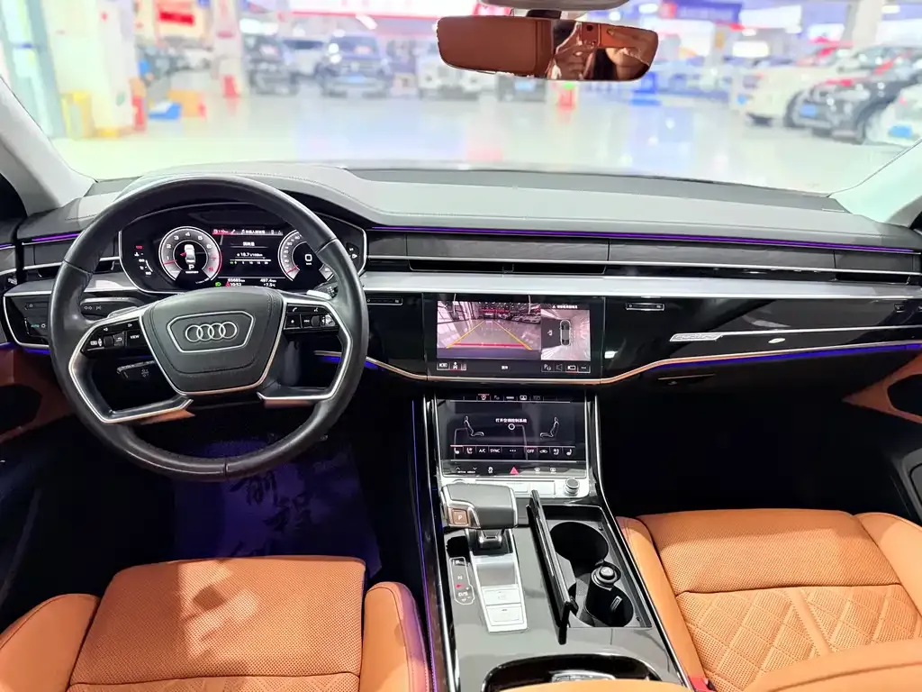 Audi A8 — фото 8