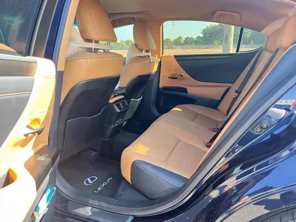 Lexus ES 2023 из CN, фото 8