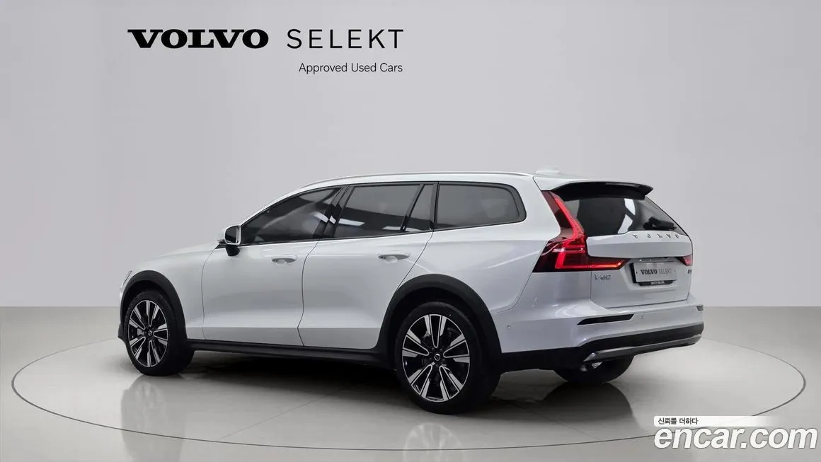 Volvo V60 2025 из KR, фото 4