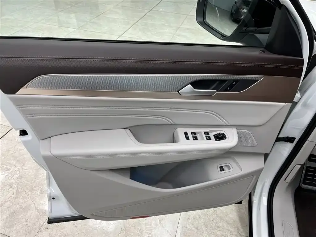 Volkswagen Tavendor 2022 из CN, фото 10