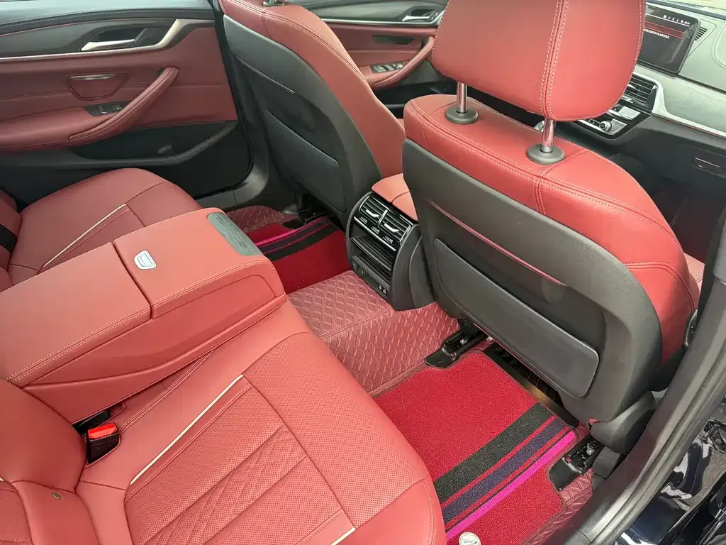 BMW 5 Series 2023 из CN, фото 9