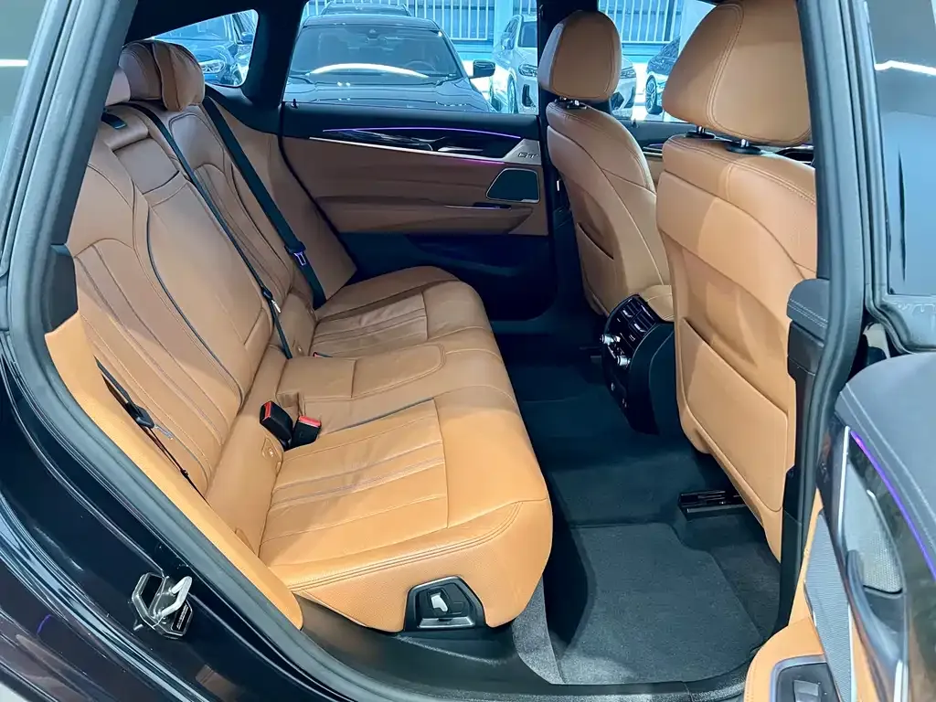BMW 6 Series GT 2022 из CN, фото 10